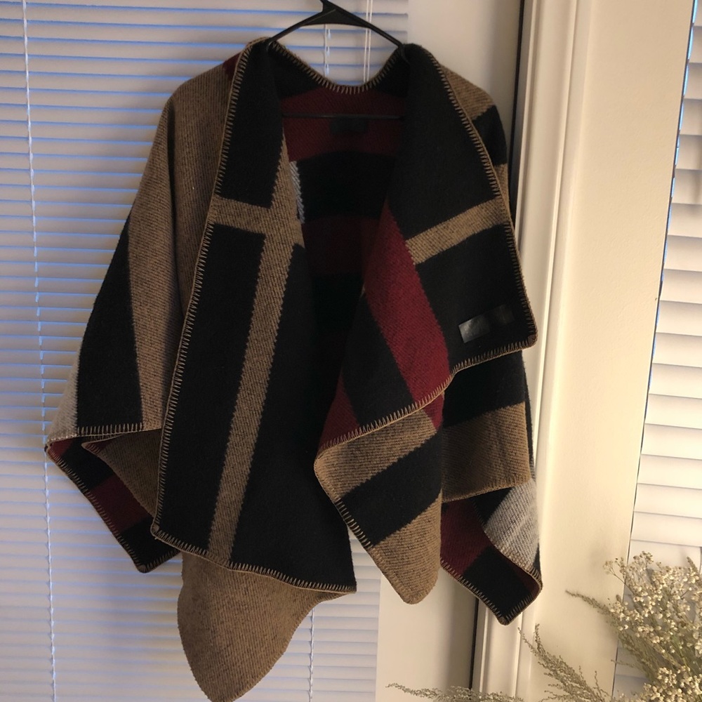 Burberry poncho
